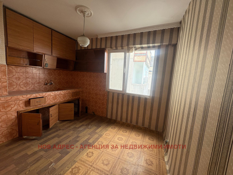 Продава  3-стаен град Търговище , Вароша , 84 кв.м | 41906085 - изображение [3]