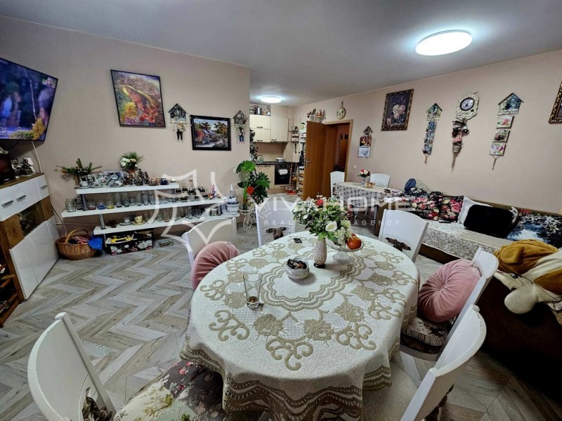 Till salu  2 sovrum region Varna , Bliznaci , 101 kvm | 77729413