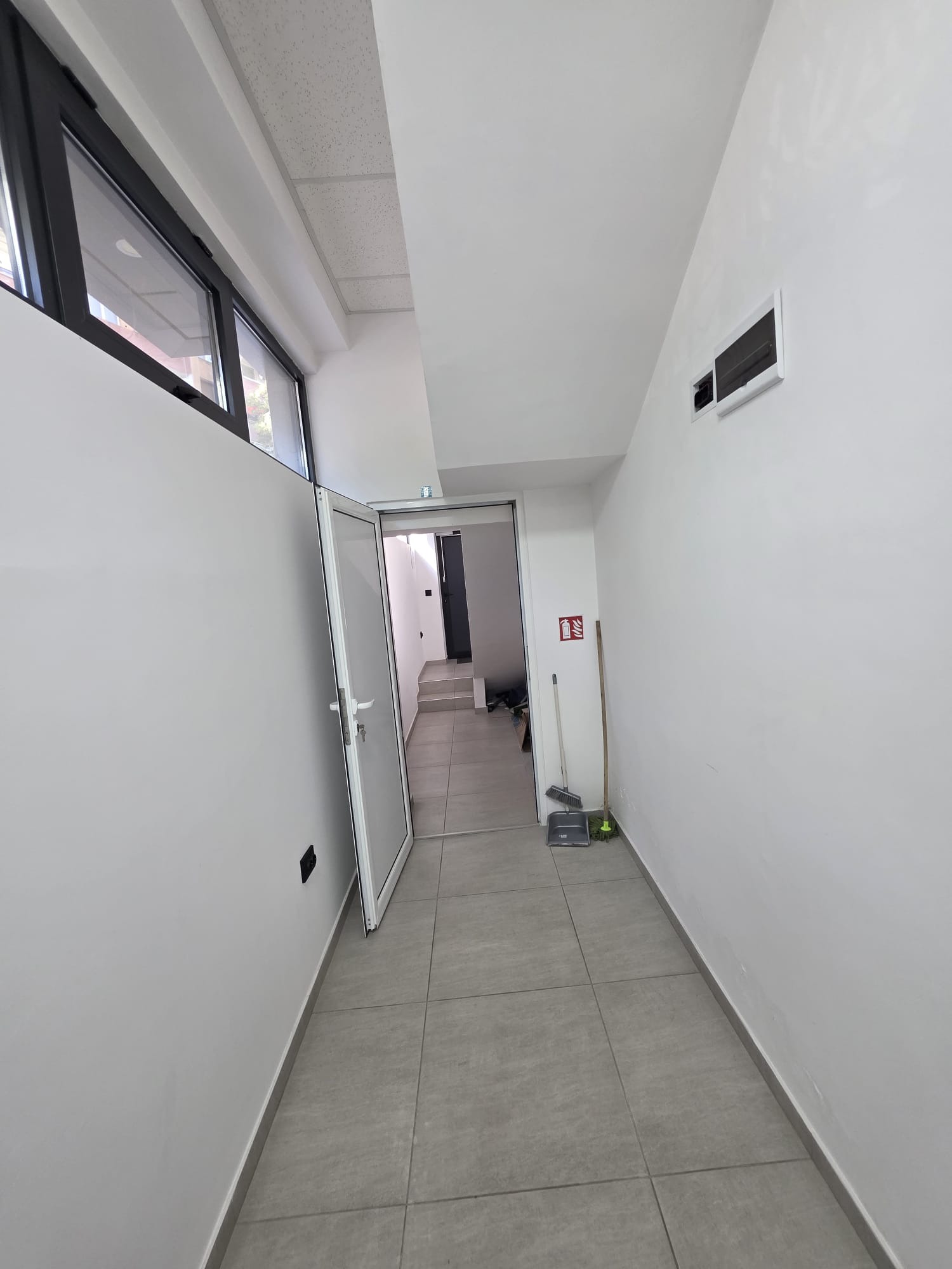 Продава ОФИС, гр. Хасково, Дружба 1, снимка 6 - Офиси - 56013359