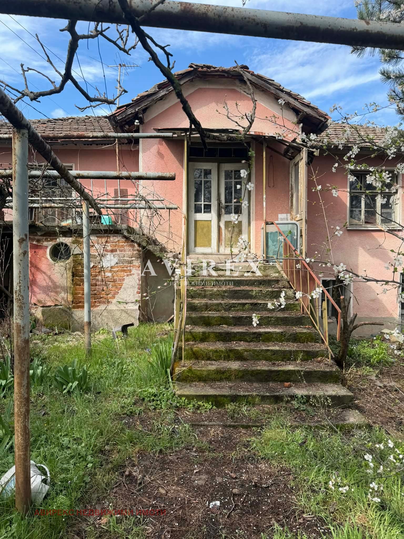 Продава КЪЩА, с. Езерово, област Пловдив