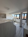 Продава 3-СТАЕН, град Бургас, Център • 400000 € • 70264465 6