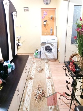 Studio Vazrajdane, Bourgas 4