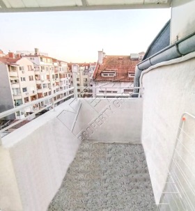 Studio Vazrajdane, Bourgas 6