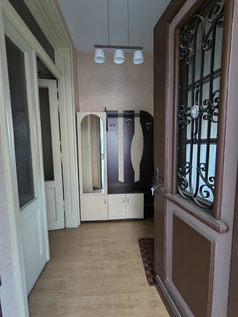 Продава ЕТАЖ ОТ КЪЩА, гр. Пловдив, Център, снимка 8 - Етаж от къща - 52569766