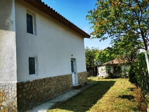 Продава КЪЩА, с. Божурец, област Добрич, снимка 2 - Къщи - 52729538