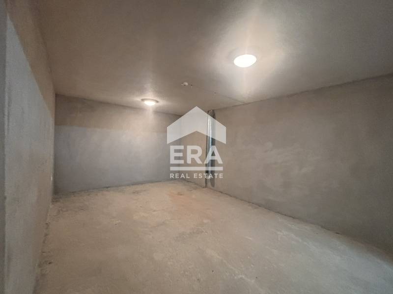 Продава ГАРАЖ, ПАРКОМЯСТО, гр. Варна, Бриз, снимка 4 - Гаражи и паркоместа - 52316016