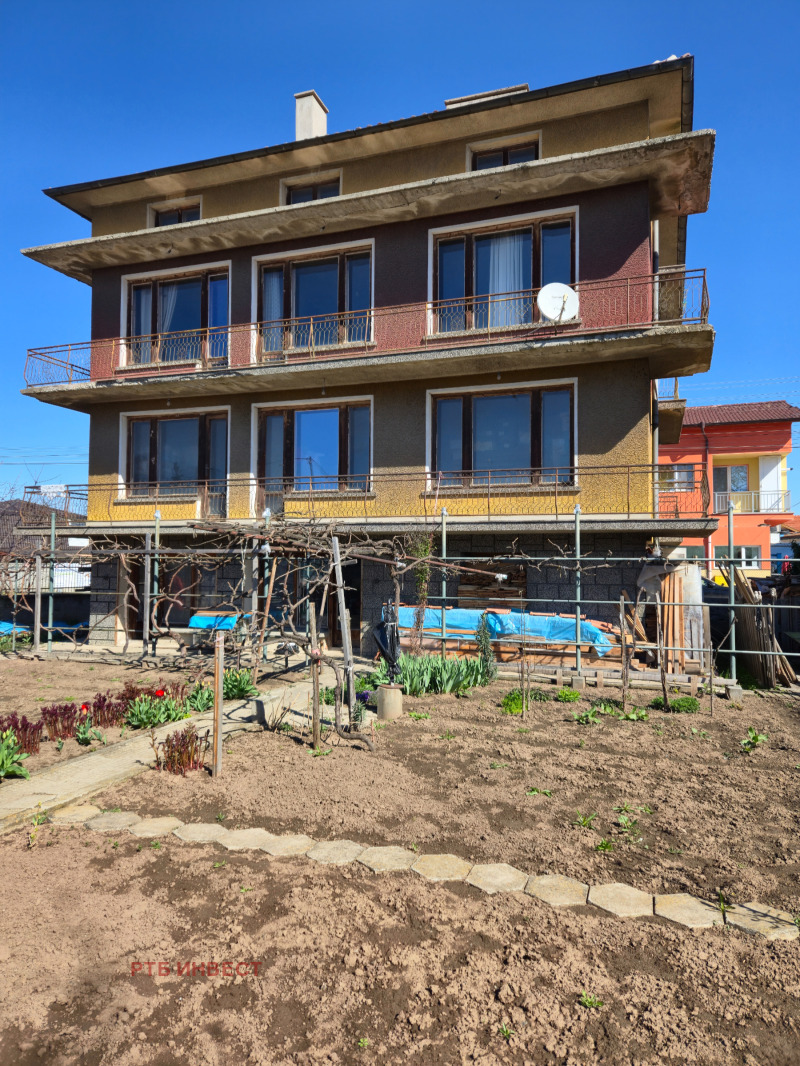 Продава КЪЩА в област София, с. Гара Елин Пелин - 380 кв.м / 390 000 € » 762 773.70 лв., РТБ ИНВЕСТ