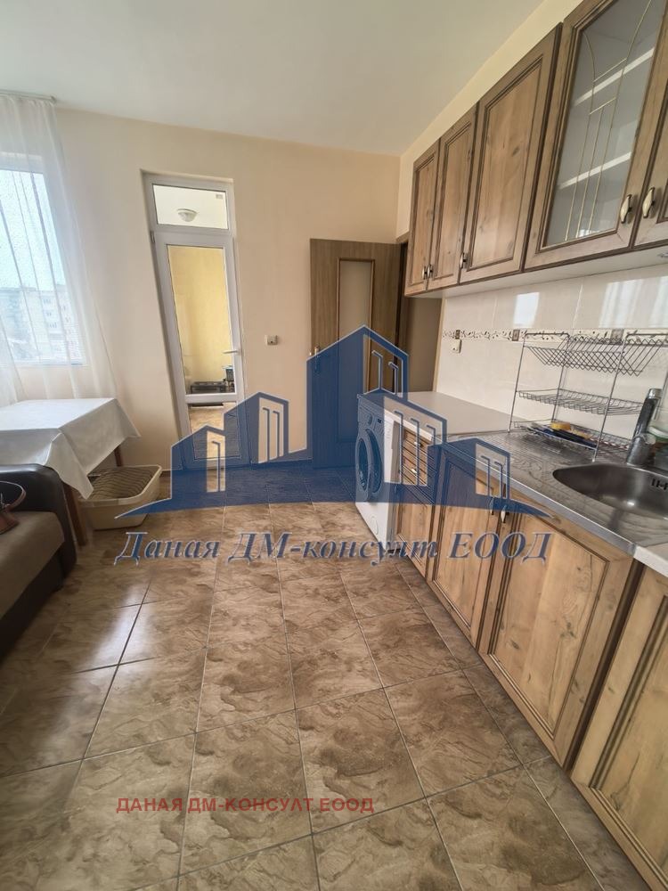Продава 3-СТАЕН, гр. Шумен, Добруджански, снимка 2 - Апартаменти - 55278142