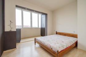 2 quartos Liulin 8, Sofia 7