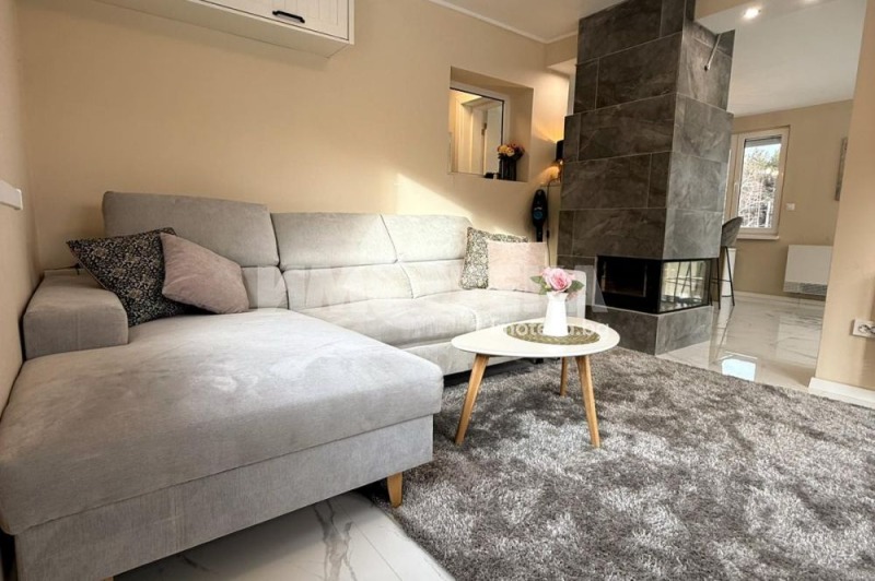 Продава КЪЩА, гр. София, с. Войнеговци