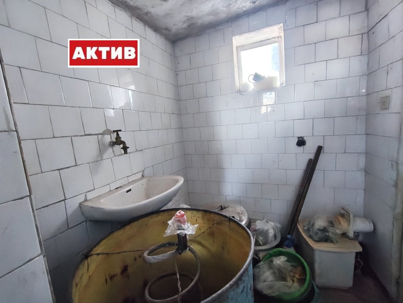 Продава КЪЩА, гр. Търговище, Боровец, снимка 5 - Къщи - 52741022