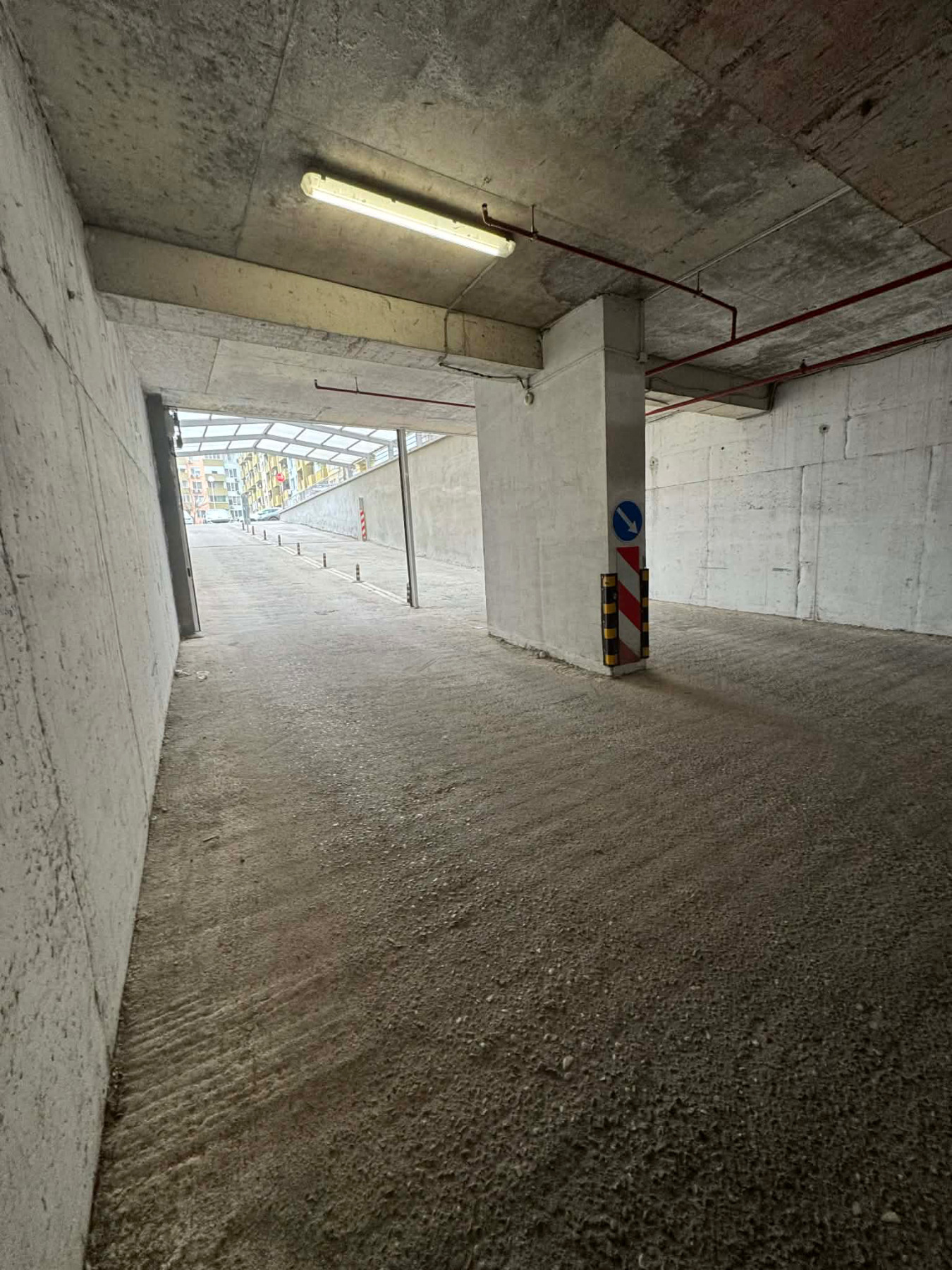 Продава ГАРАЖ, ПАРКОМЯСТО, гр. Пловдив, Тракия, снимка 4 - Гаражи и паркоместа - 54063130