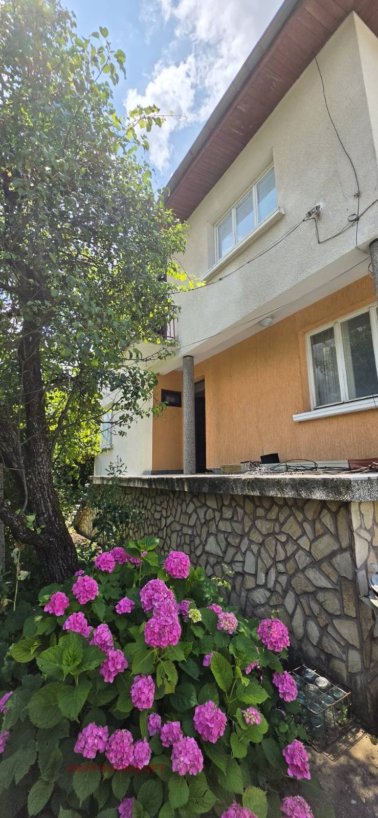 Продава КЪЩА, гр. Берковица, област Монтана