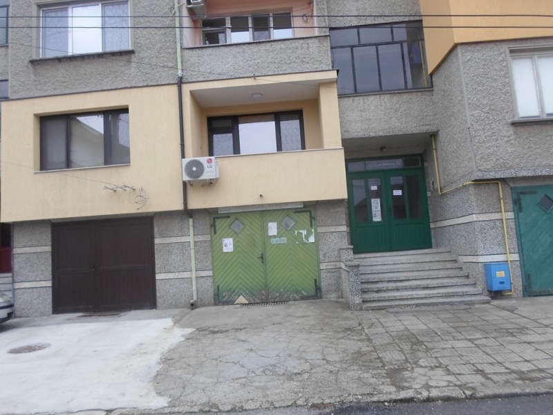 Продава  4-стаен област Велико Търново , гр. Павликени , 150 кв.м | 53133099 - изображение [2]