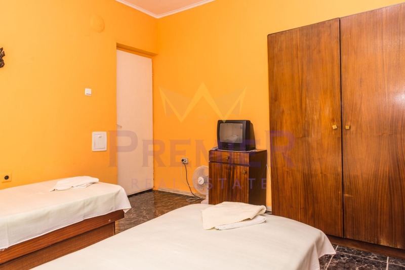 Продава ЕТАЖ ОТ КЪЩА, гр. Балчик, област Добрич, снимка 5 - Етаж от къща - 53074678