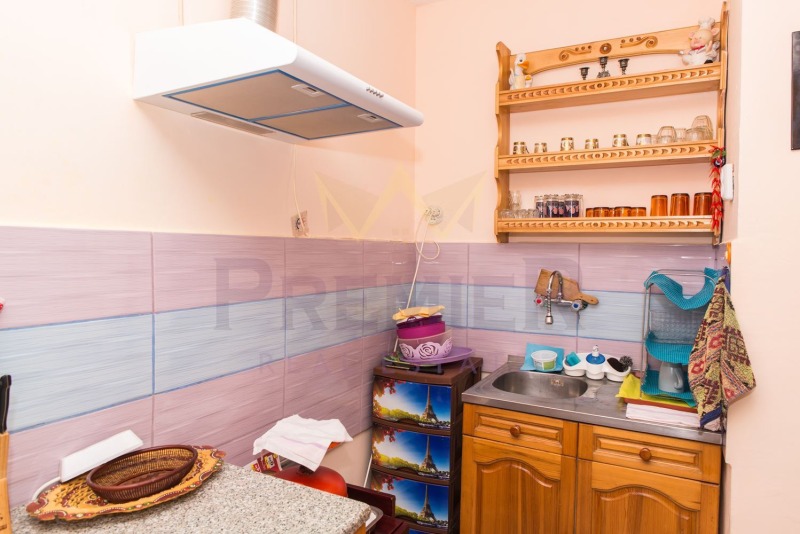 Продава ЕТАЖ ОТ КЪЩА, гр. Балчик, област Добрич, снимка 2 - Етаж от къща - 53074678