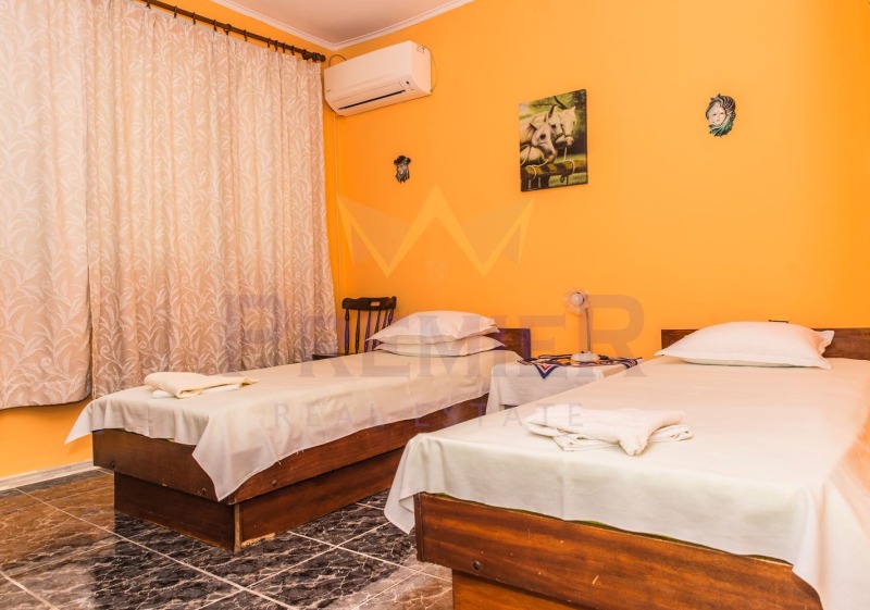 Продава ЕТАЖ ОТ КЪЩА, гр. Балчик, област Добрич, снимка 4 - Етаж от къща - 53074678