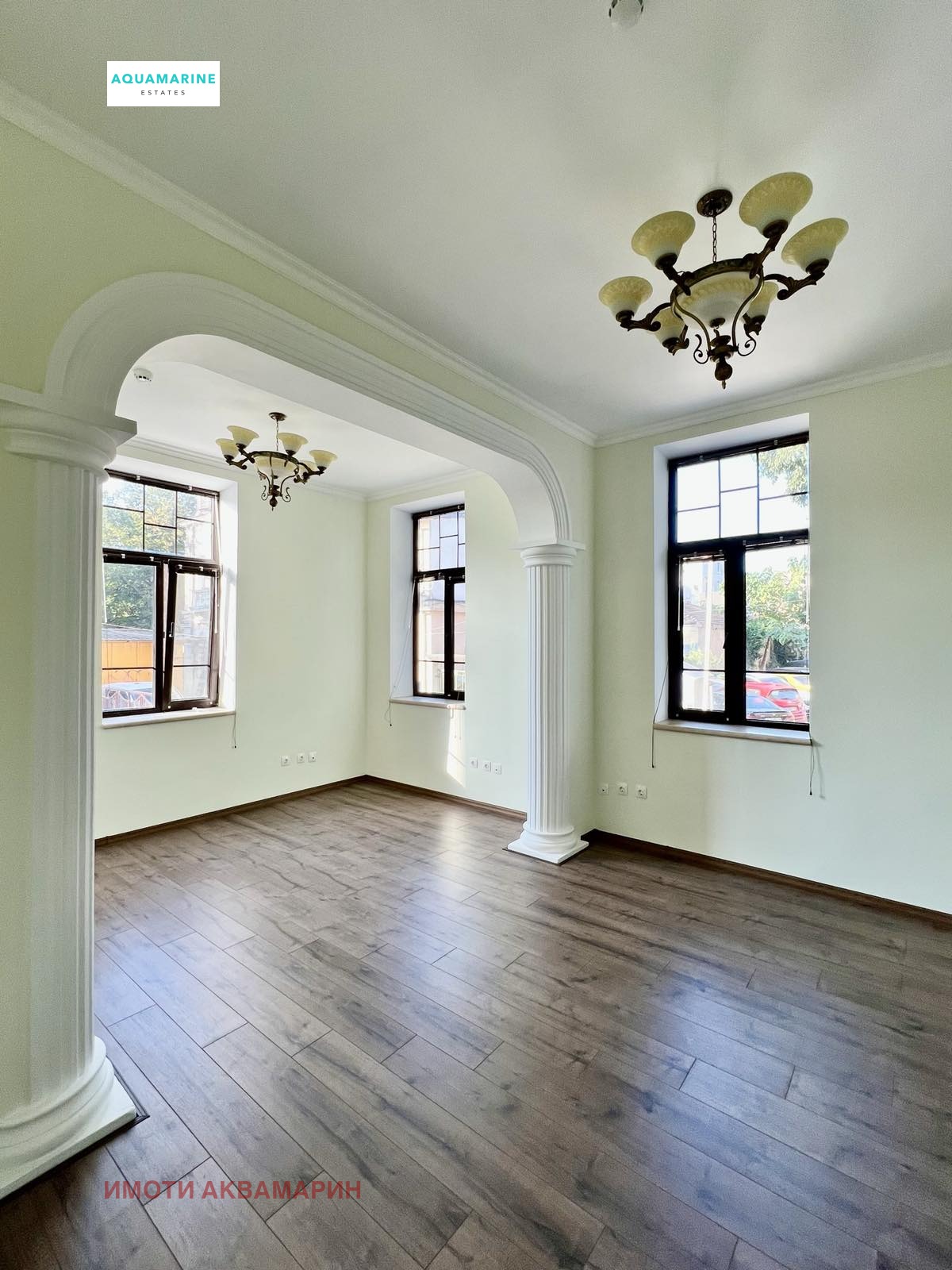 Продава КЪЩА, гр. Варна, Център, снимка 2 - Къщи - 48009456