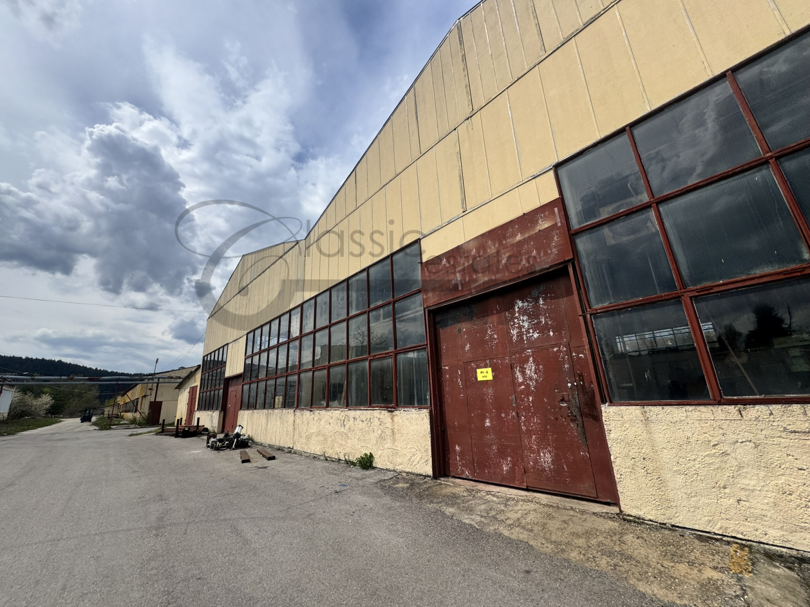 Продава ПРОМ. ПОМЕЩЕНИЕ, гр. Самоков, област София област, снимка 4 - Производствени сгради - 54735496