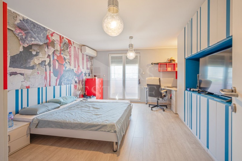 Zu verkaufen  3 Schlafzimmer Sofia , Zentar , 292 qm | 78132085 - Bild [14]