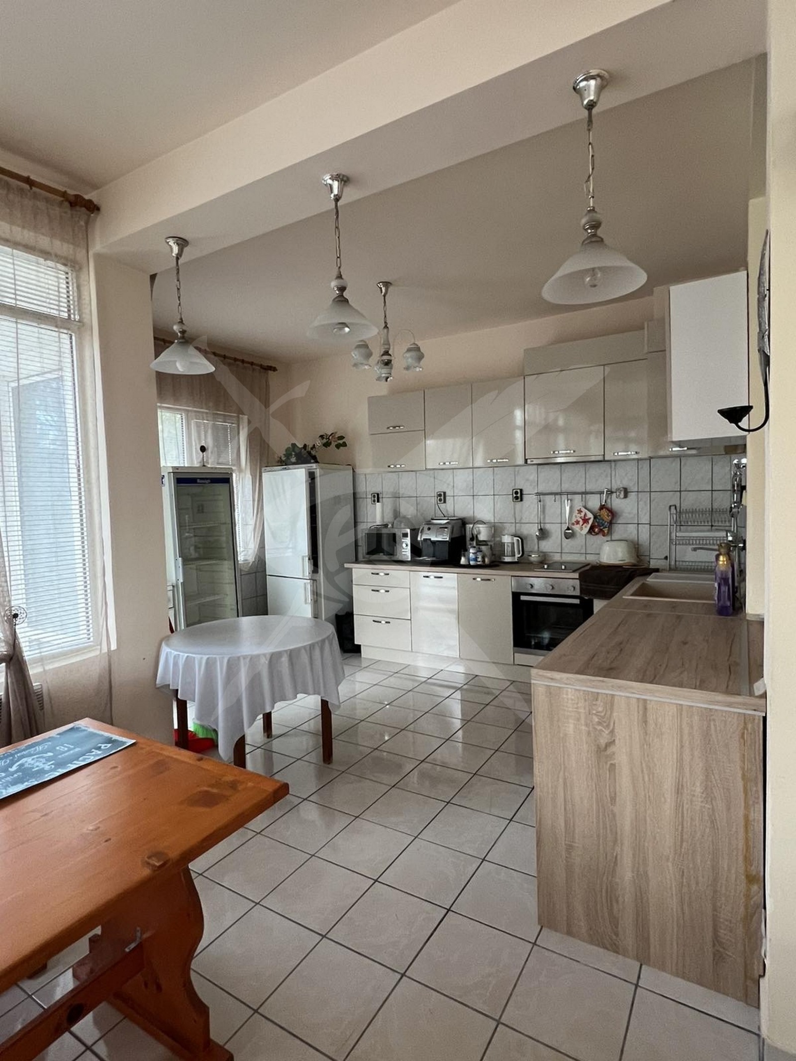 Продава ЕТАЖ ОТ КЪЩА, гр. Варна, Галата, снимка 2 - Етаж от къща - 42571122