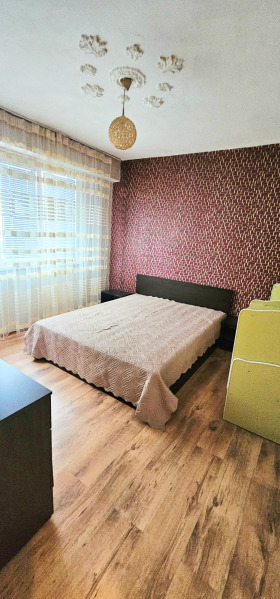 2 makuuhuonetta Botevgrad, Sofian alue