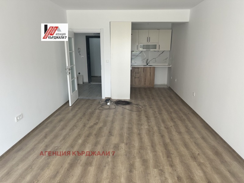 Продава 2-СТАЕН, гр. Кърджали, Възрожденци, снимка 4 - Апартаменти - 53284220