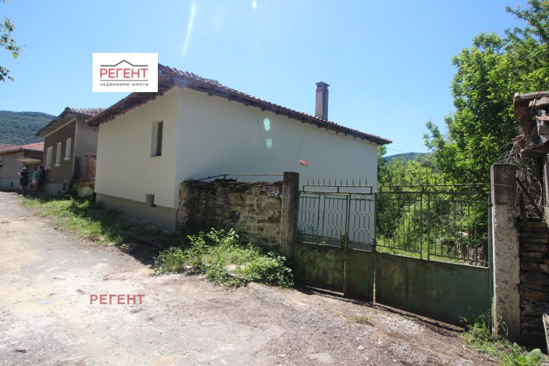 Продава  Къща област Велико Търново , с. Янтра , 120 кв.м | 20260132 - изображение [12]