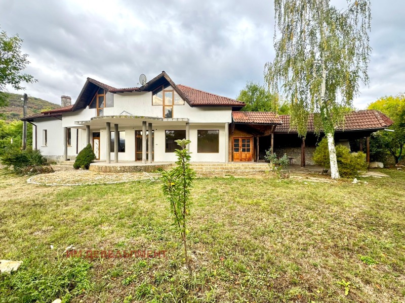 Продава КЪЩА, област Ловеч, с. Брестница • 109900 € / 214945.72 лв. • 19248785 1