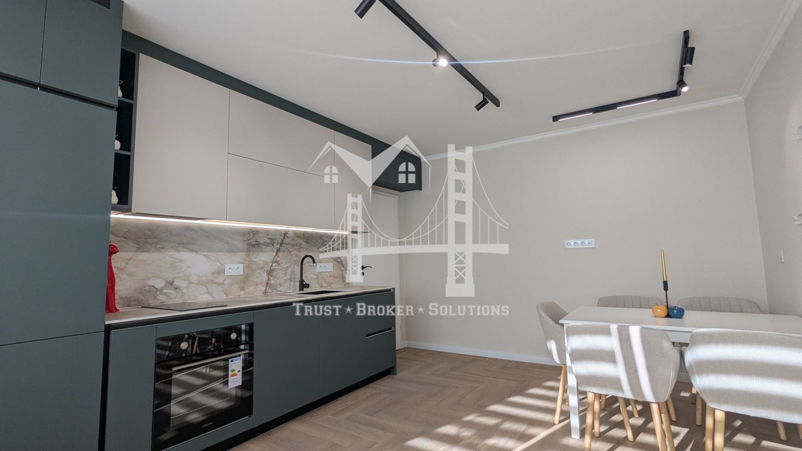 Продава 4-СТАЕН, гр. София, Докторски паметник, снимка 4 - Апартаменти - 53707342