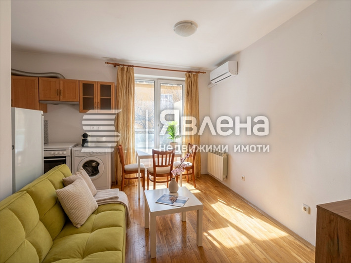 Продава 2-СТАЕН, гр. София, Център