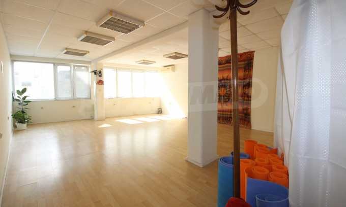 Na prodej  Kancelář Veliko Tarnovo , Centar , 50 m2 | 40206197 - obraz [2]