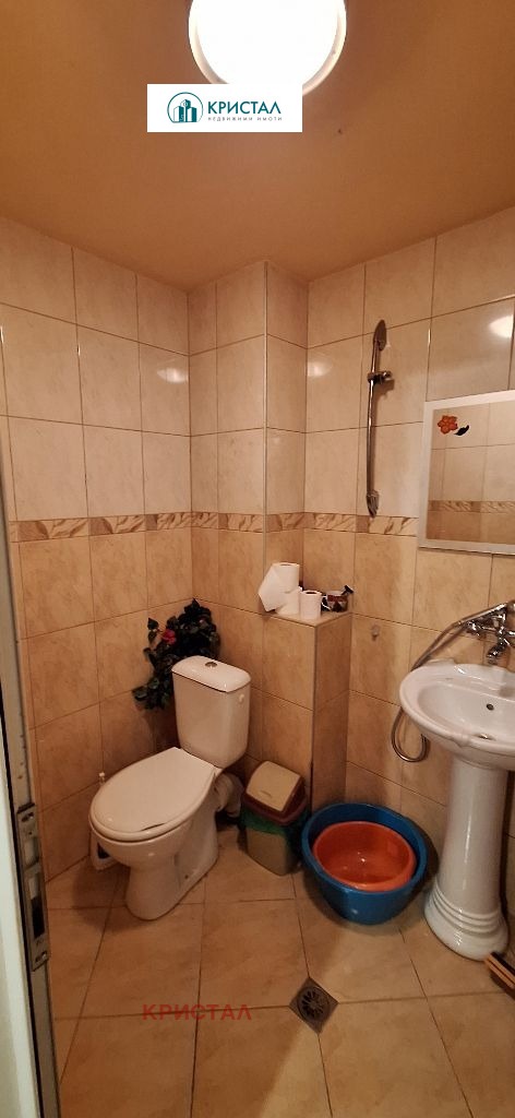 De vânzare  Casa Plovdiv , Industrialna zona - Sever , 166 mp | 68147263 - imagine [9]