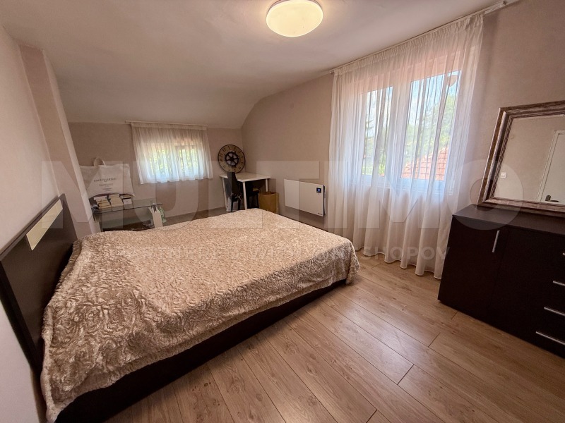 Eladó  Ház Sofia , Busmanci , 165 négyzetméter | 98143593 - kép [11]