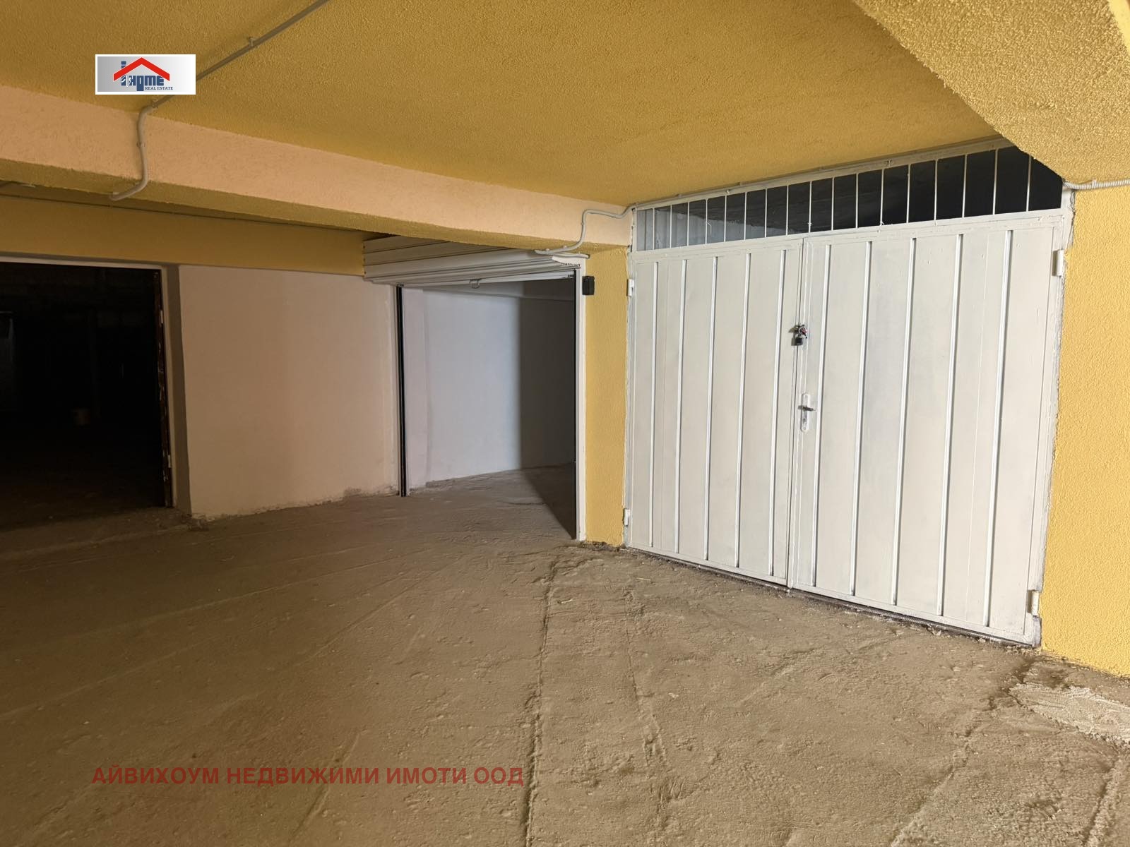 Продава ГАРАЖ, ПАРКОМЯСТО, гр. Плевен, Широк център, снимка 2 - Гаражи и паркоместа - 55036016
