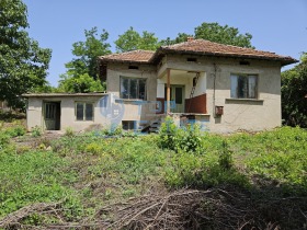 Huis Chadzjidimitrovo, regio Veliko Tarnovo 1