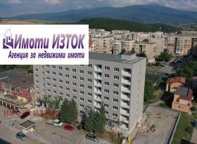 Продажба на тристайни апартаменти в град Перник - изображение 19 
