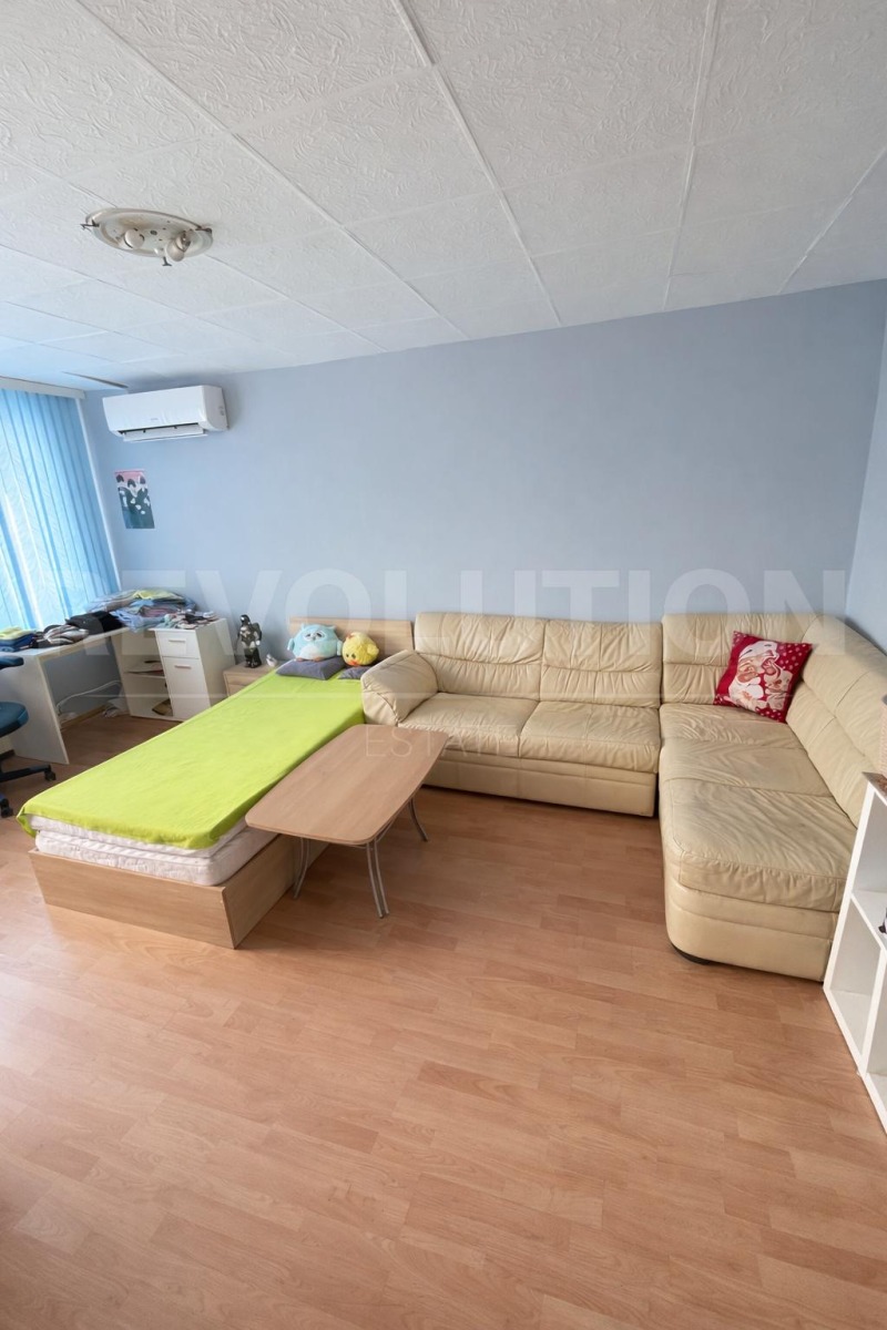Продава КЪЩА в област София, гр. Костинброд - 180 кв.м / 300 000 € » 586 749.00 лв., РЕВОЛЮШЪН ЕСТЕЙТ