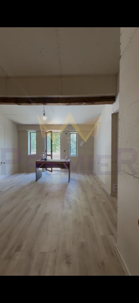 Продава ЕТАЖ ОТ КЪЩА, гр. Пловдив, Център, снимка 9 - Етаж от къща - 55050203