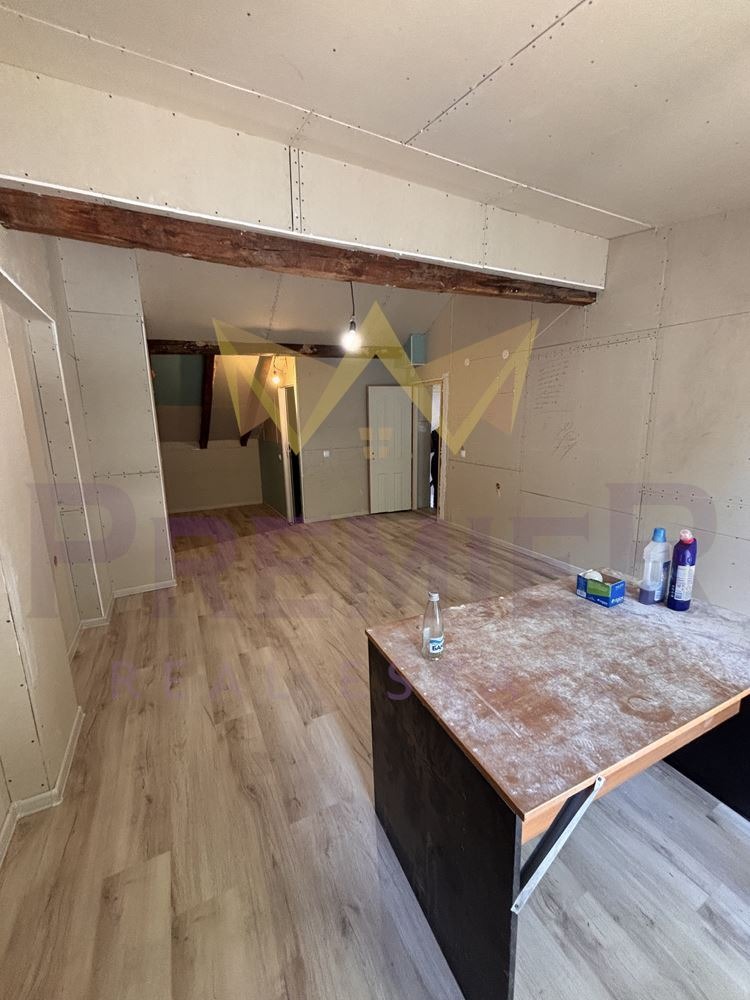 Продава ЕТАЖ ОТ КЪЩА, гр. Пловдив, Център, снимка 11 - Етаж от къща - 55050203