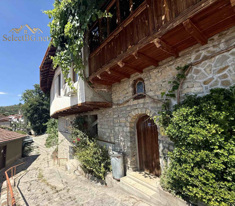 Продава КЪЩА в град Велико Търново, Варуша - 250 кв.м / 420 000 € » 821 448.60 лв., СЕЛЕКТ БГ