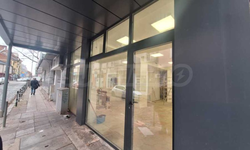 Продава МАГАЗИН в град София, Център - 330 кв.м / 600 000 € » 1 173 498.00 лв., СУПРИММО - ГЛАВЕН ОФИС