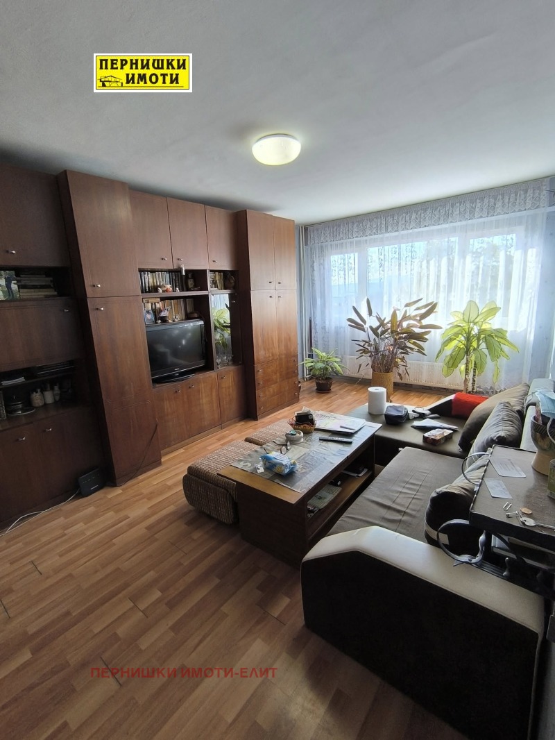 Продава  1-стаен град Перник , Тева , 45 кв.м | 28666665