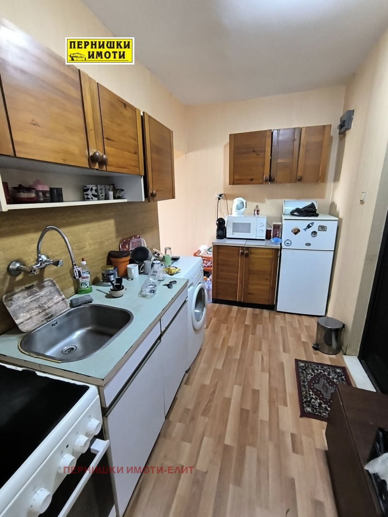 Продава  1-стаен град Перник , Тева , 45 кв.м | 28666665 - изображение [6]