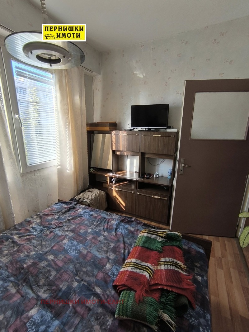 Продава  1-стаен град Перник , Тева , 45 кв.м | 28666665 - изображение [4]