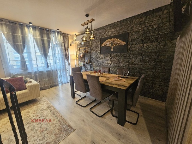Продава  Мезонет град Перник , Център , 89 кв.м | 70410688