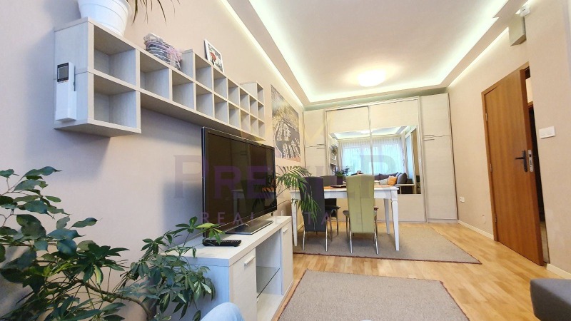 Под наем 2-СТАЕН, град Варна, Център • 614 € / 1200.88 лв. • 15560461 1