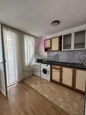 1 chambre Tchataldja, Varna 1