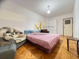 2 bedroom Vazrazhdane, Burgas 10