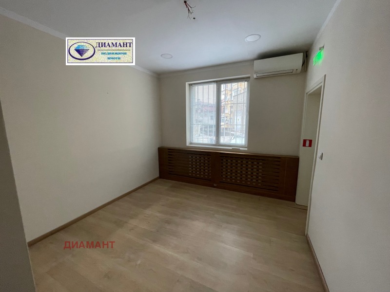 Дава под наем МАГАЗИН, гр. Русе, Център, снимка 8 - Магазини - 53324863